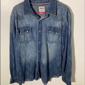 Levi’s Button up denim shirt XL